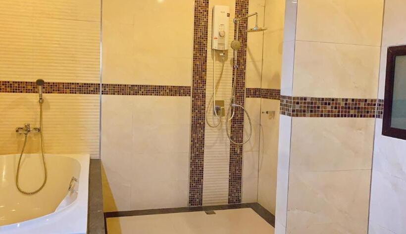 Люкс, River Hotel Pattani