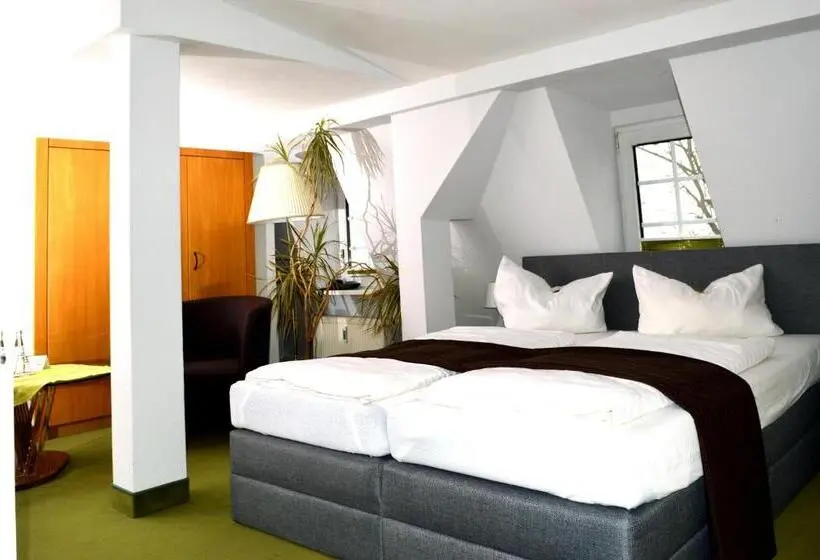 Standard Kolmen Hengen Huone, Strandhotel Buckow Resort & Spa Gut Hotels See