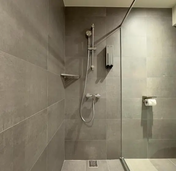 اتاق سوپریور چهار تخته, Brown House Hotel   Taipei Main Station