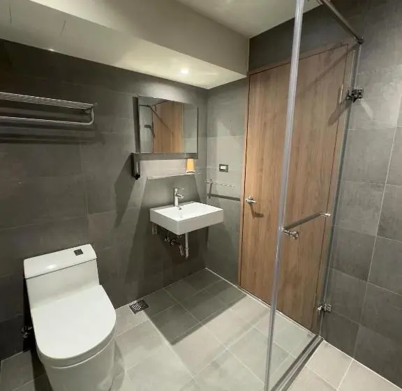 اتاق سوپریور چهار تخته, Brown House Hotel   Taipei Main Station