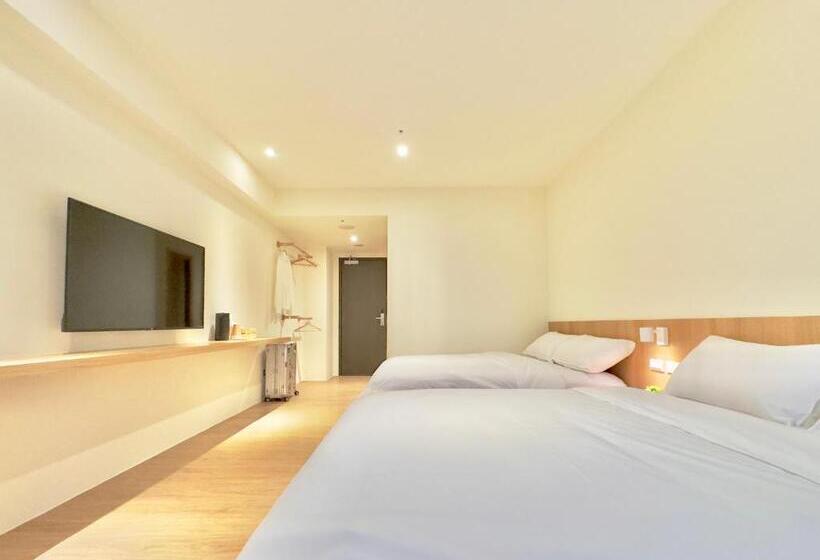 اتاق سوپریور چهار تخته, Brown House Hotel Taipei Main Station