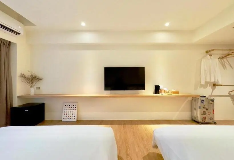 اتاق سوپریور چهار تخته, Brown House Hotel   Taipei Main Station