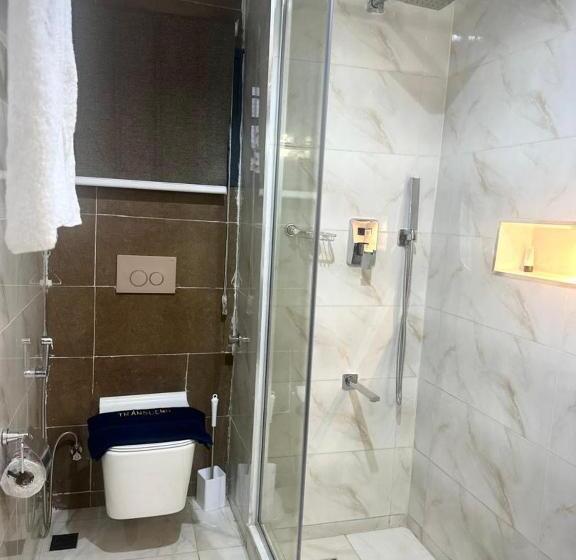 اتاق استاندارد, House 241