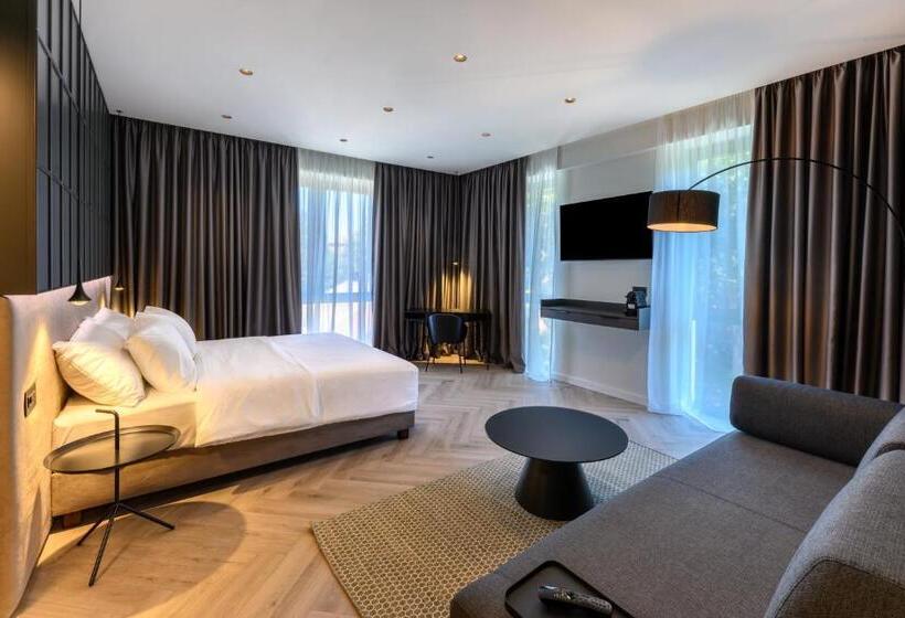 اتاق لوکس, Luna Residence
