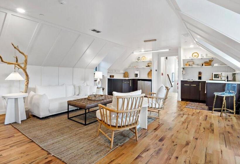 Люкс 2 Спальни, Peri Social House