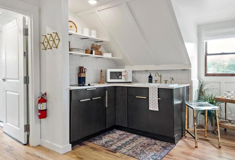 סוויטת 2 חדרי שינה, Peri Social House