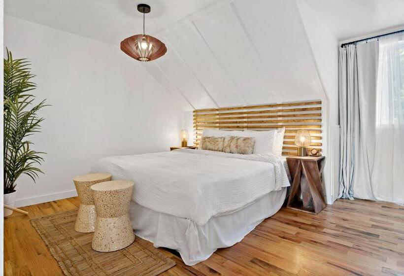 Люкс 2 Спальни, Peri Social House