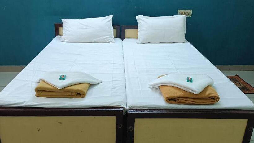 Quarto Economy Individual, N M Hotels