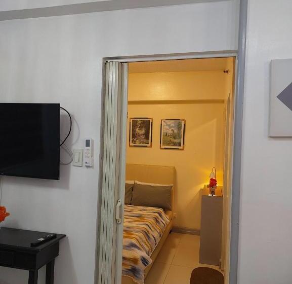آپارتمان 1 خوابه, 1br Condotel   Forbes Town Road Near St Lukes Bgc Taguig