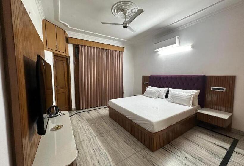 Номер Deluxe, Bhagya Homestay Luxury Room  Mohali S Best