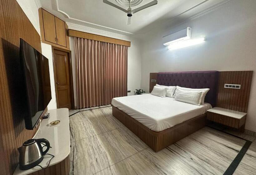 디럭스 룸, Bhagya Homestay Luxury Room  Mohali S Best