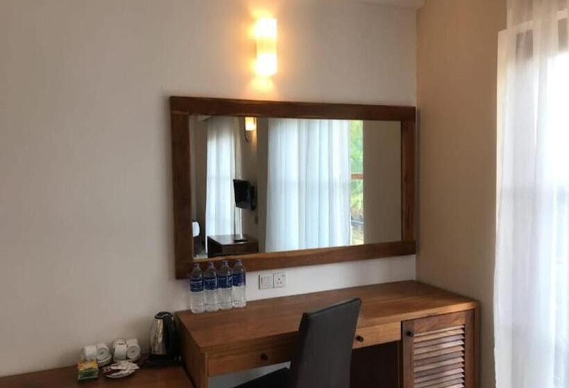 Трехместный Номер Deluxe, Manthila Resort Rajarata