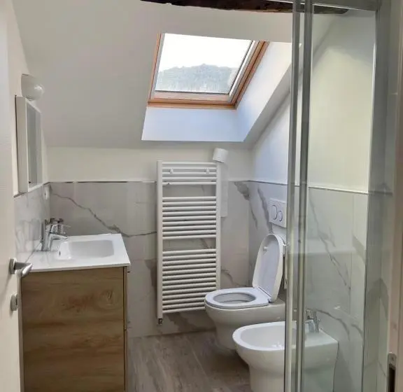 ファミリールーム, Il Lupo E Il Filosofo B&b