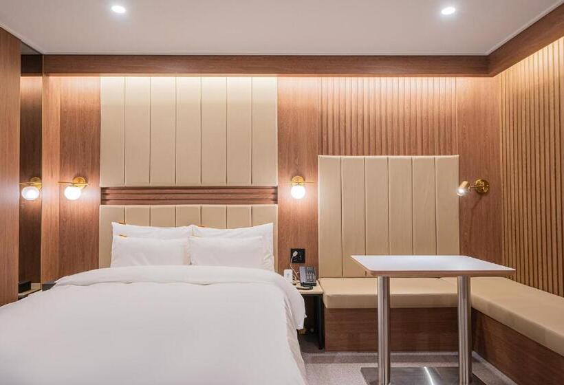 家庭间, Sangju Brown Dot Hotel Sangju Branch