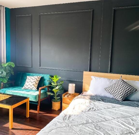 سوئیت با بالکن, Homestay68