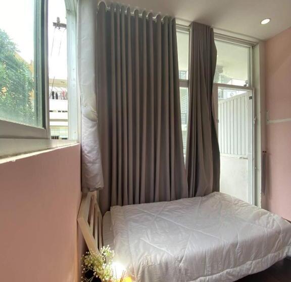 اتاق استاندارد با بالکن, Homestay68