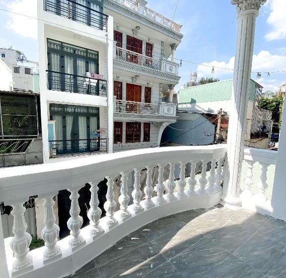 استودیو استاندارد با بالکن, Homestay68