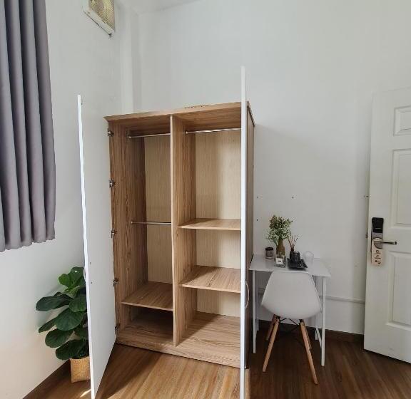 استودیوی استاندارد, Homestay68