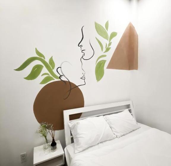 استودیوی استاندارد, Homestay68