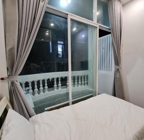 اتاق استاندارد یک تخته با بالکن, Homestay68