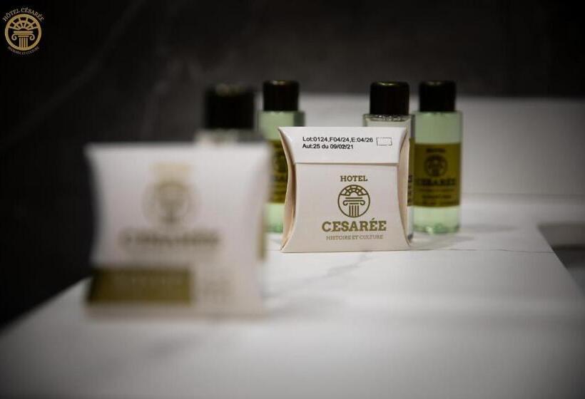 اتاق لوکس, Hôtel Césarée