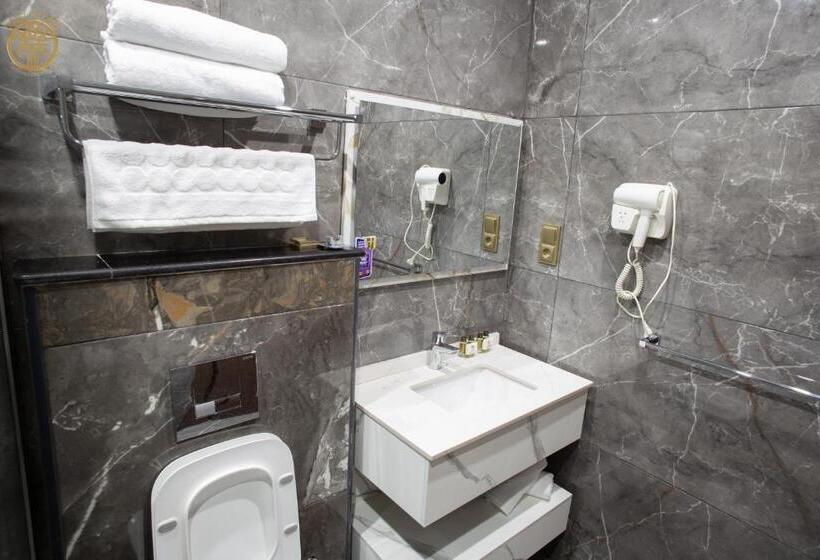 سوییت جونیور, Hôtel Césarée