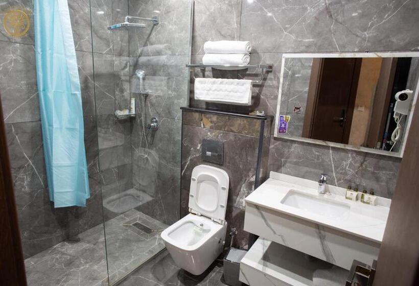 سوییت سوپریور, Hôtel Césarée