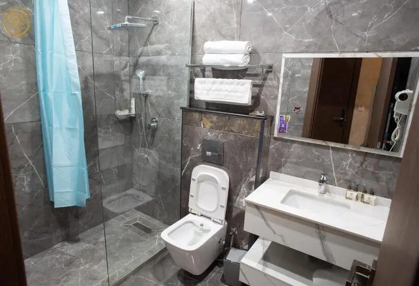 سوییت سوپریور, Hôtel Césarée