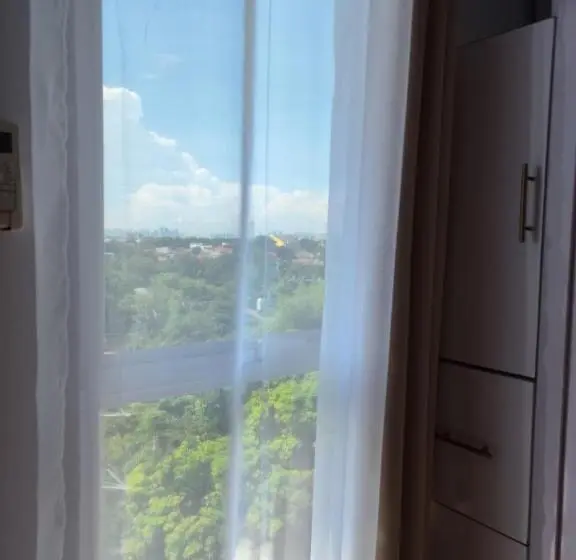シティビュースイート, Paradise Realm Condotel