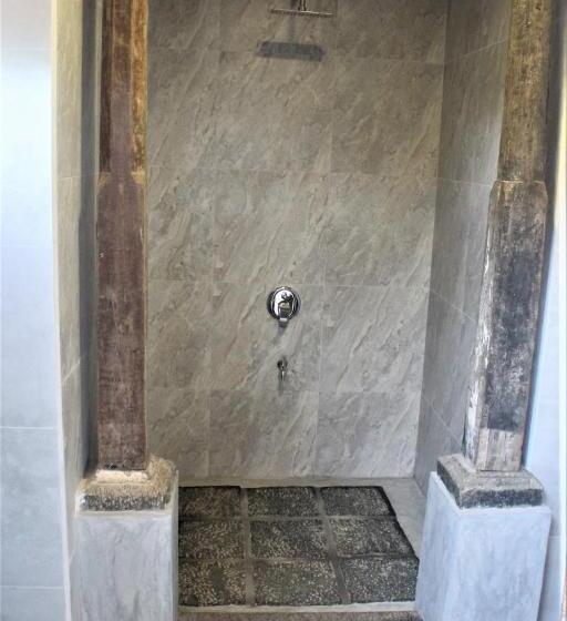 스탠다드 룸 풀장 전망, The Travellers Palm