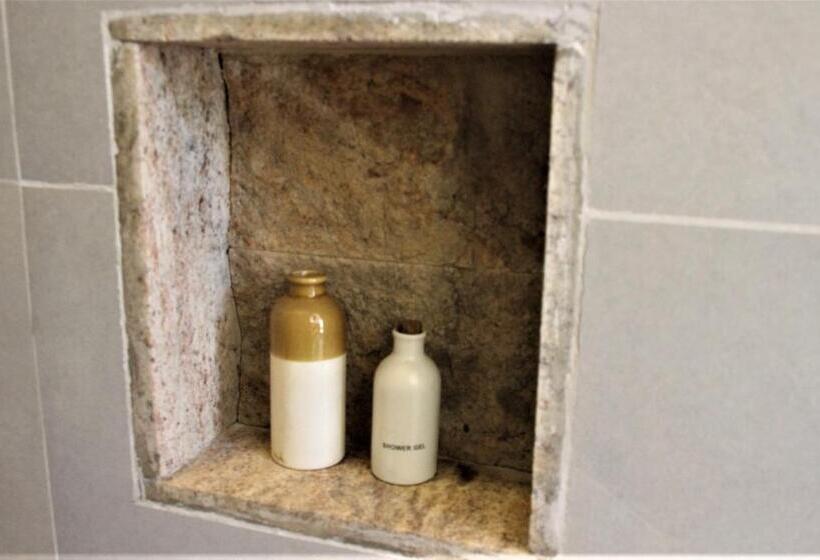 스탠다드 룸 풀장 전망, The Travellers Palm