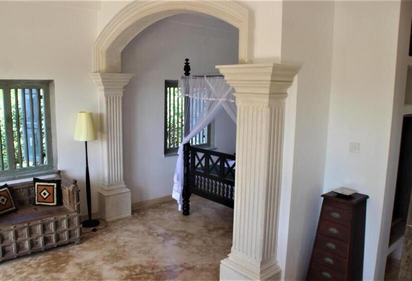 스탠다드 룸 풀장 전망, The Travellers Palm