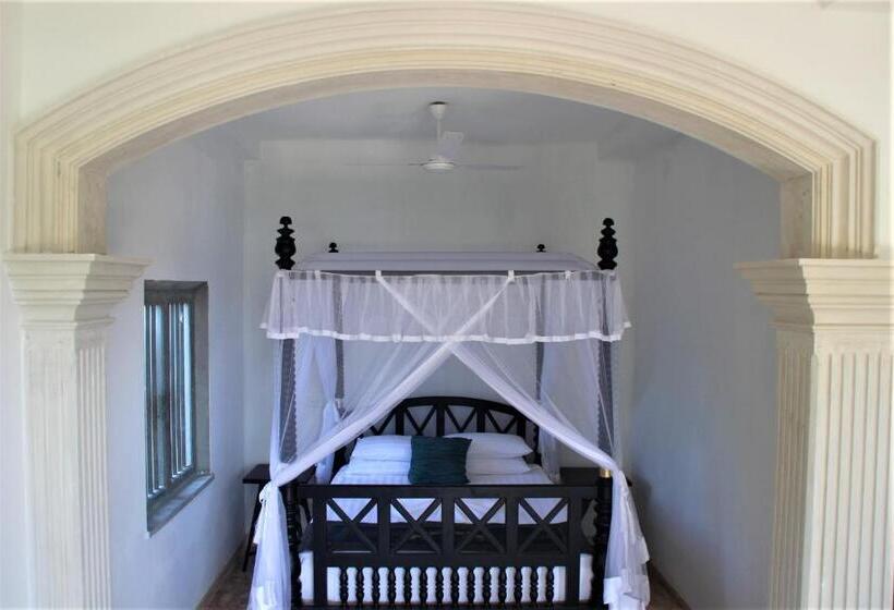 스탠다드 룸 풀장 전망, The Travellers Palm