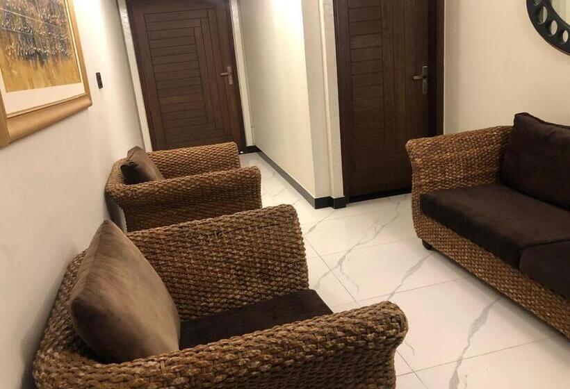 اتاق لوکس خانوادگی, Vorano Guest House Khi