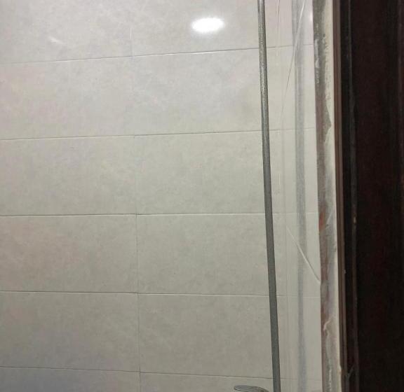 اتاق لوکس خانوادگی, Vorano Guest House Khi