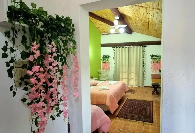 ベーシックトリプルルーム, Cabanas Espada De São Jorge