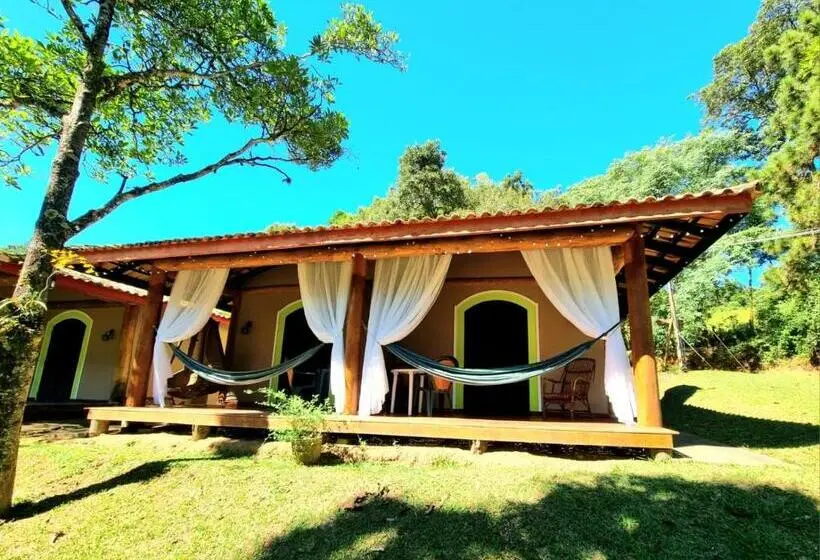 コンフォートトリプルルーム, Cabanas Espada De São Jorge