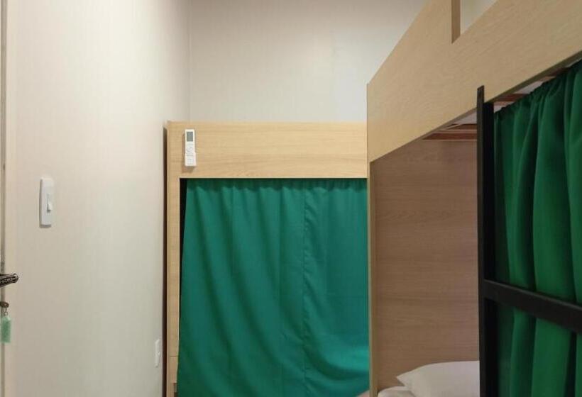 غرفة قياسية ثلاثية, Angatu Hostel Service