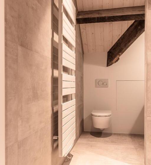 בית, 2 חדרי שינה, B&b Oplombike