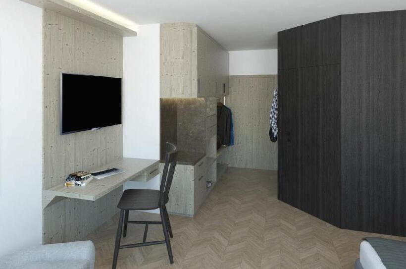 Deluxe Room Mountain View, Julian Alps