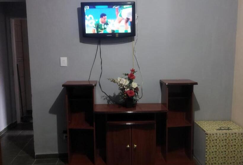 סוויטה משפחתית, Roster 4 Pessoas