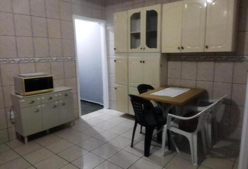 סוויטה משפחתית, Roster 4 Pessoas