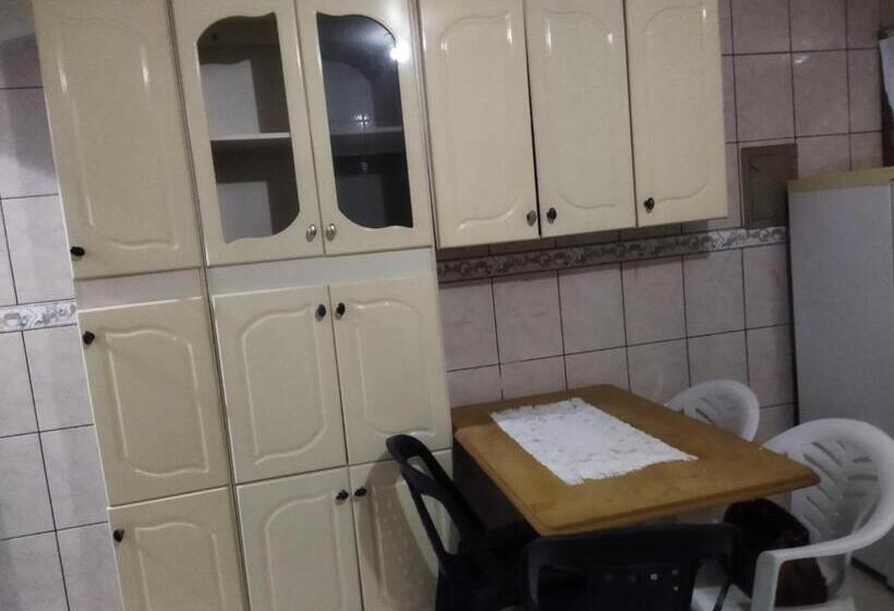 סוויטה משפחתית, Roster 4 Pessoas