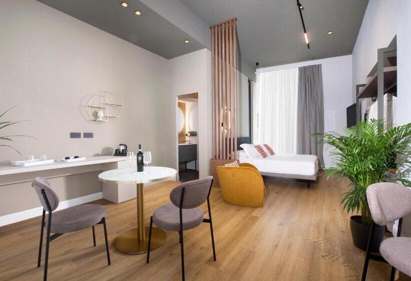 חדר דלוקס עם מרפסת נוף לים, Vesuvius Palace Apart