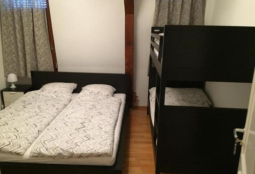 חדר משפחתי, B&b Le Phare