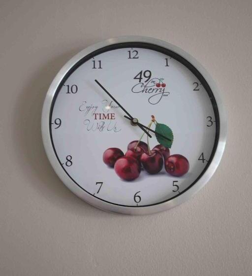 سوییت با چشم‌انداز باغ, 49oncherry