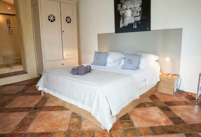 带按摩浴盆的套房, Apres La Sieste