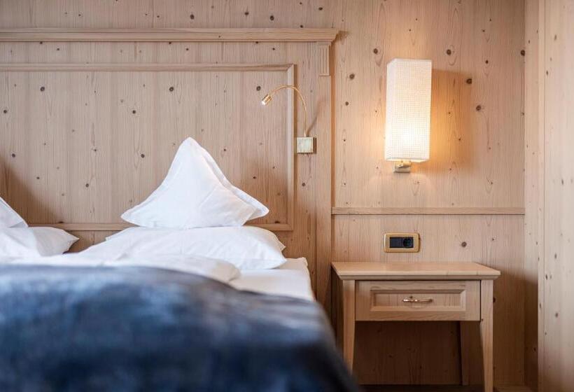 اتاق استاندارد با بالکن, Baumwirt