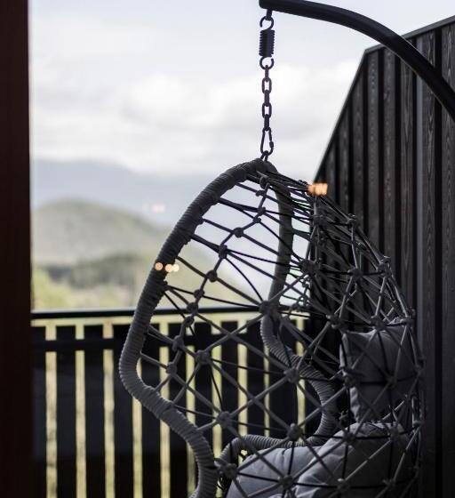 اتاق لوکس با بالکن, Baumwirt