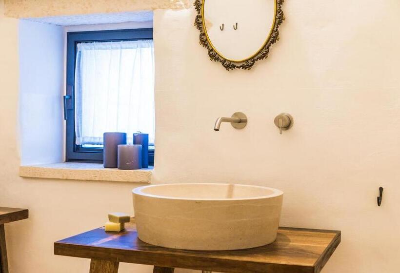 סוויטה, Borgo Canonica